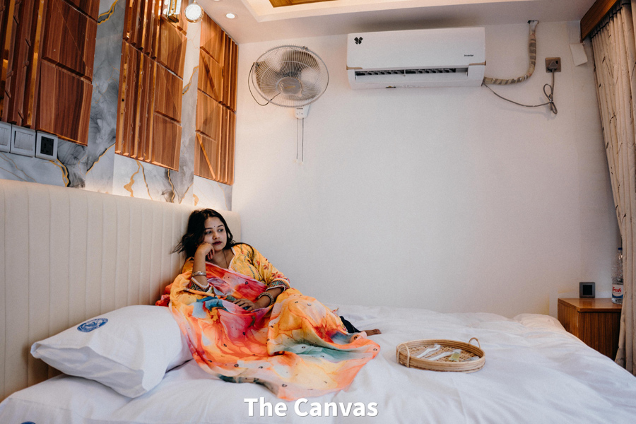 The CANVAS Luxury HouseBoat