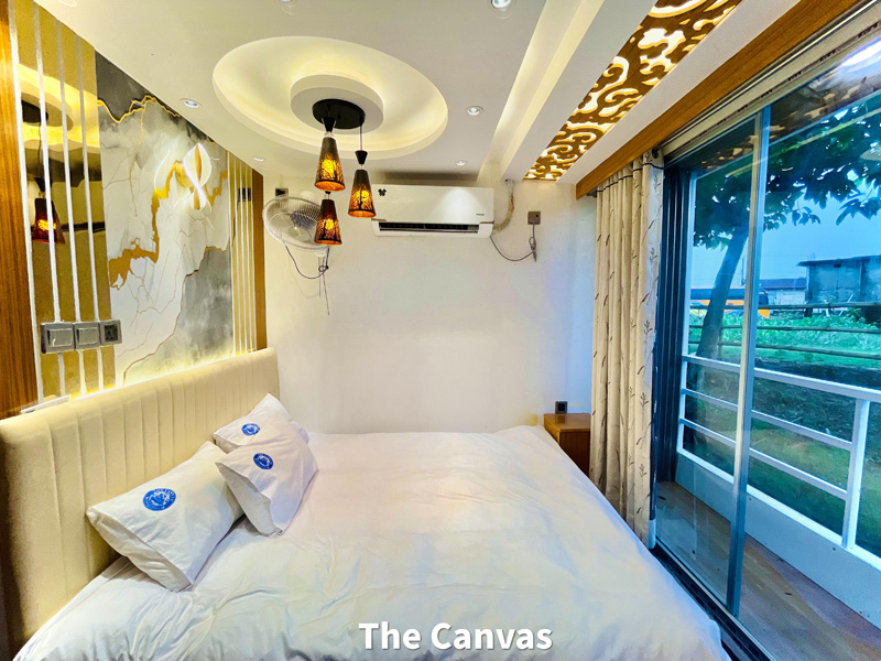 The CANVAS Luxury HouseBoat