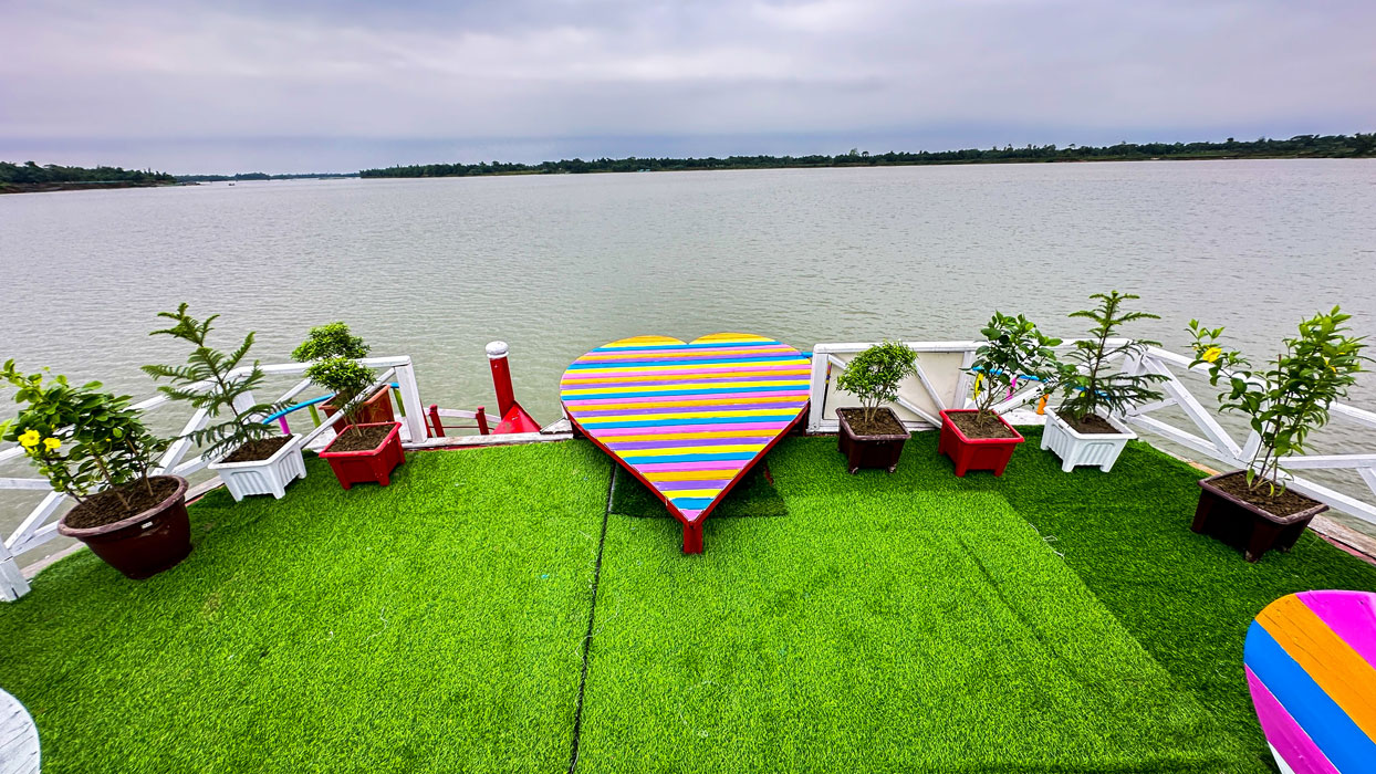 হাওরের সুলতান লাক্সারী