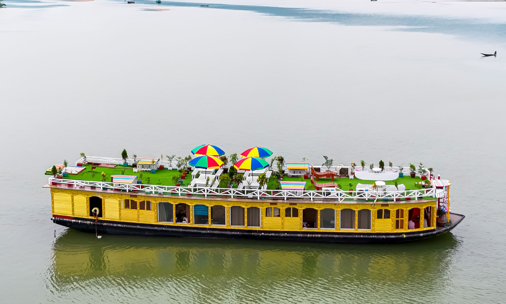 হাওরের সুলতান লাক্সারী