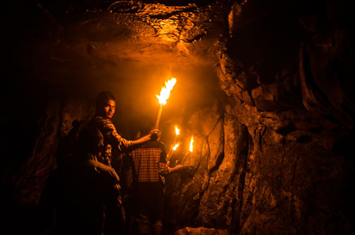 আলুটিলা গুহা